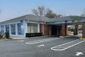 1099 Elden St IMG_0300 BlueSky Crop