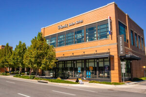 gateway_at_utc_property_photo_3625 edit
